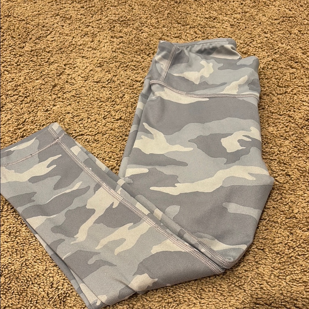 Athleta girl chit chat cropped camo leggings